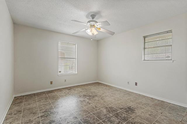 Building Photo - 216 Red River Dr