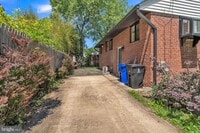 Building Photo - 1316 S Buchanan St