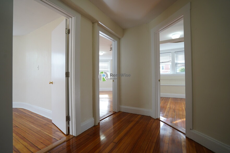 Building Photo - 7 Mt Hood Rd