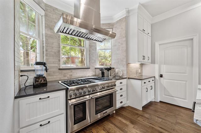 Building Photo - 621 Somerset Dr