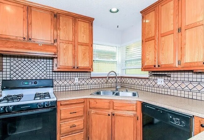 Building Photo - 1517 NE 26th St