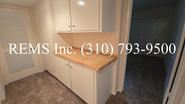 Building Photo - Large 4 Bedroom Single-Family Home with Pool & 2-Car Garage