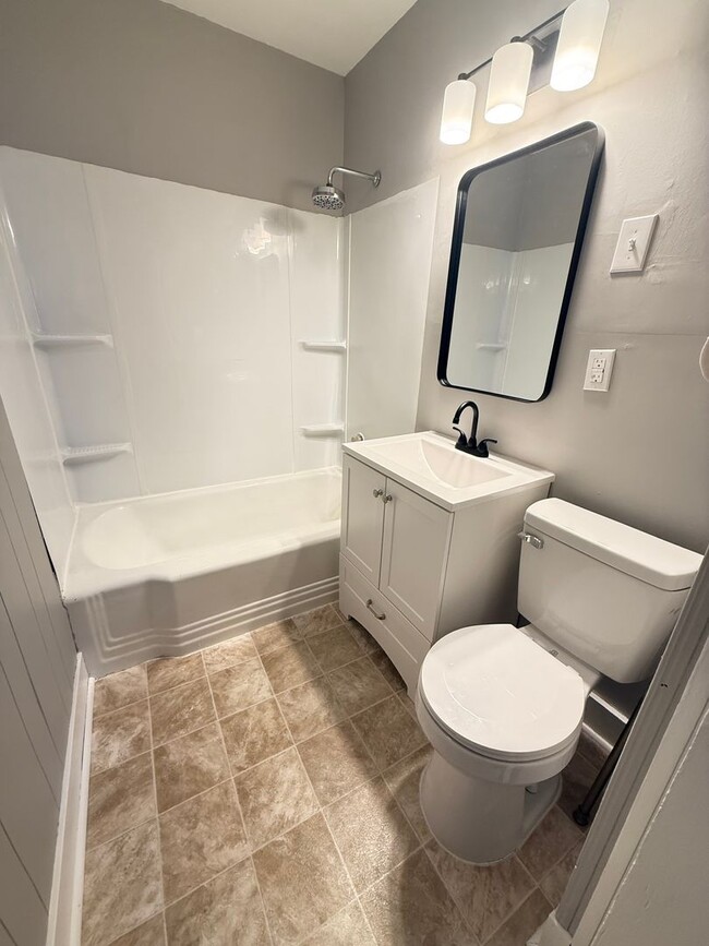 Building Photo - 4 Bed 2 Bath Home in Union City, TN!!