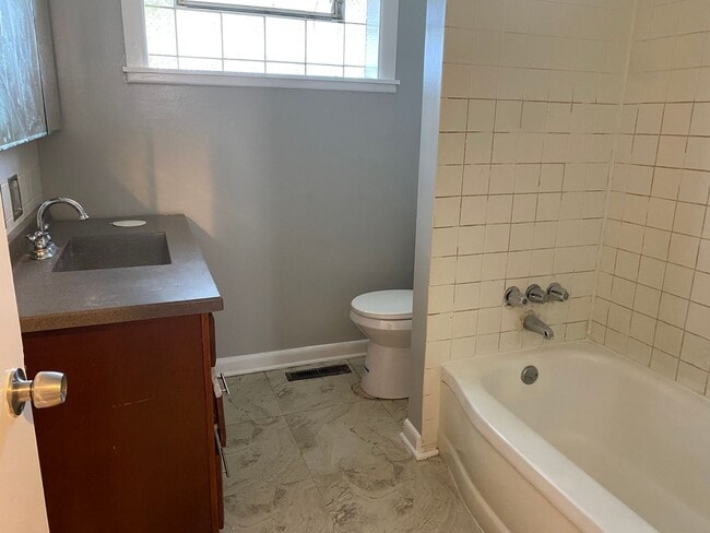 Building Photo - 9040 S Dauphin Ave