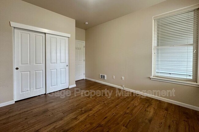 Building Photo - 50 Goldenrod Ln