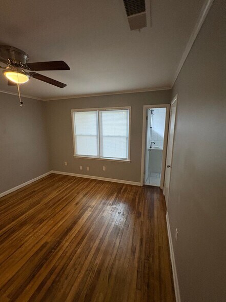 Building Photo - 1801 Myrna Ln