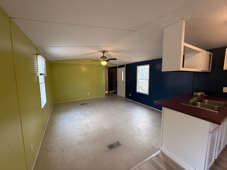 Building Photo - 16 Jockey St