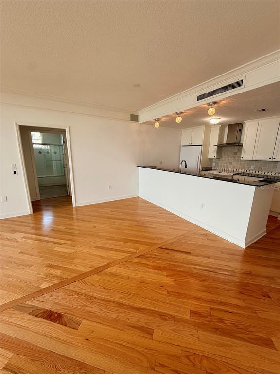 Building Photo - 750 N Tamiami Trl