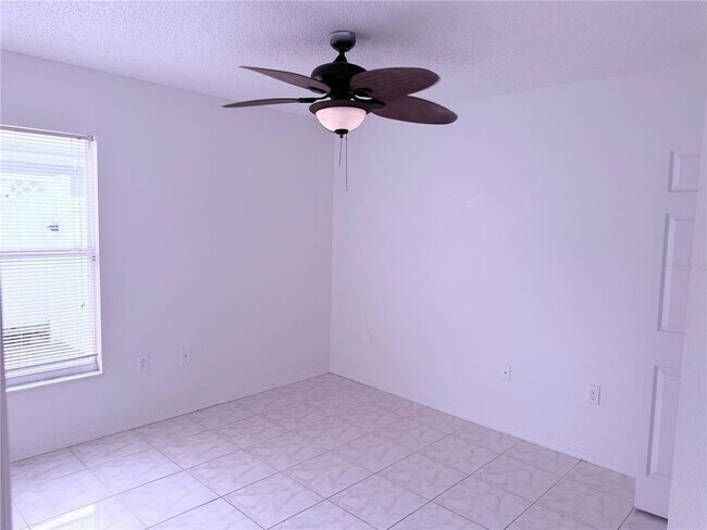Building Photo - 161 China Berry Cir
