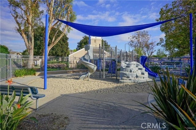 Building Photo - 28 Alondra