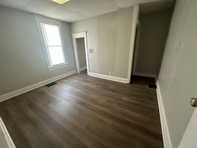 Building Photo - 1719 1/2-1719 1/2 W Adams St