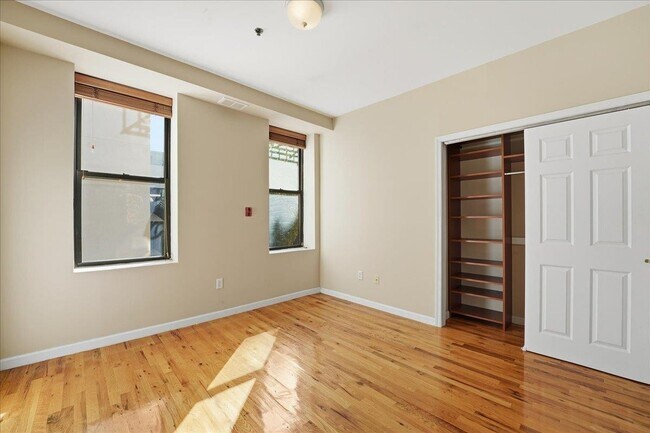 Primary Photo - 129 Willow Ave