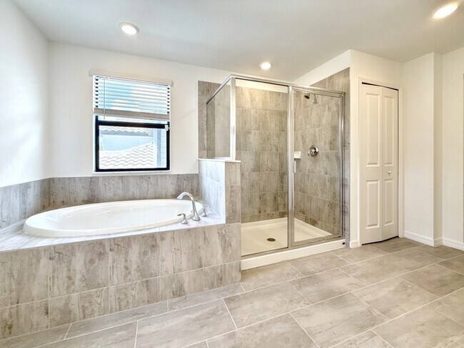 Building Photo - 11305 Shady Blossom Dr