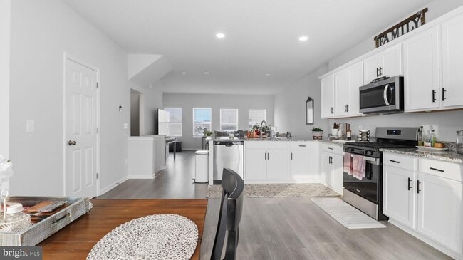 Building Photo - 110 Edelweiss Wy