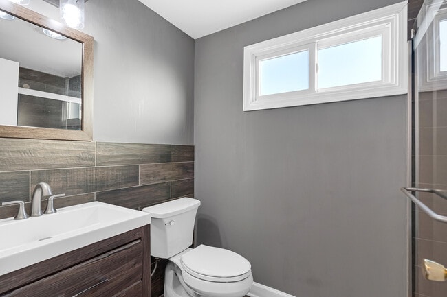 Building Photo - 3225 Illinois Rd