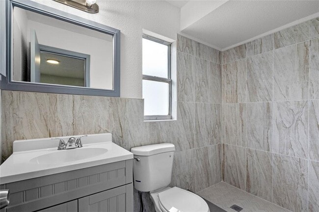 Building Photo - 7132 Leighton Way