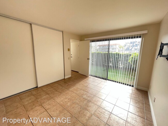 Building Photo - 2 br, 2 bath House - 4705 Marina Dr #21