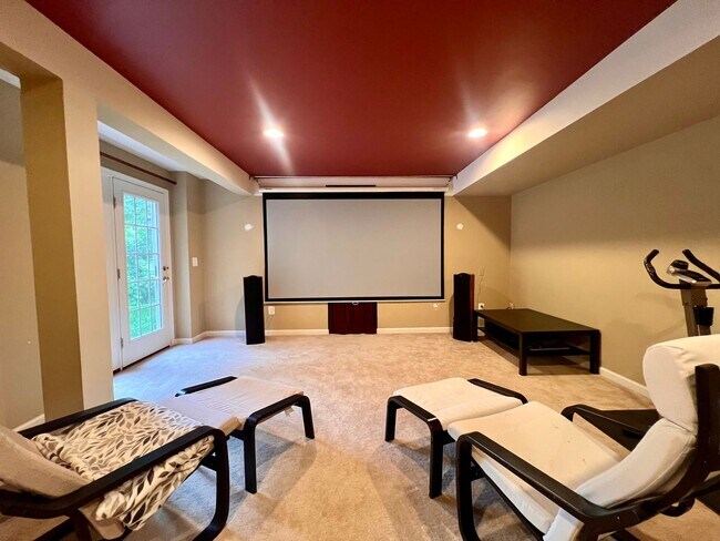 Building Photo - 5920 Nicolet Ct