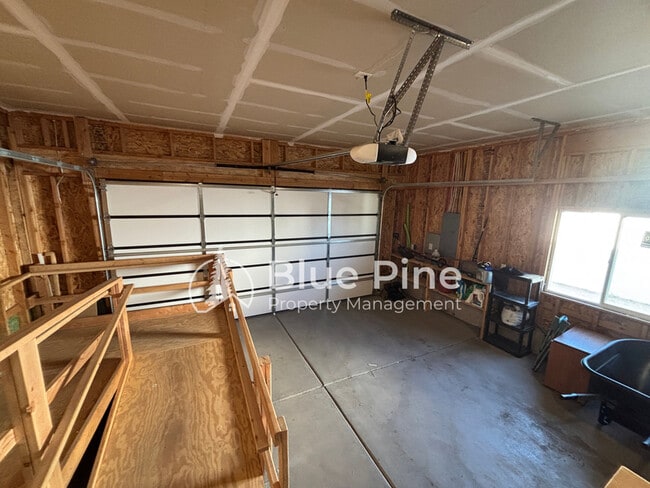 Building Photo - 4403 E Hatch Holw Ln