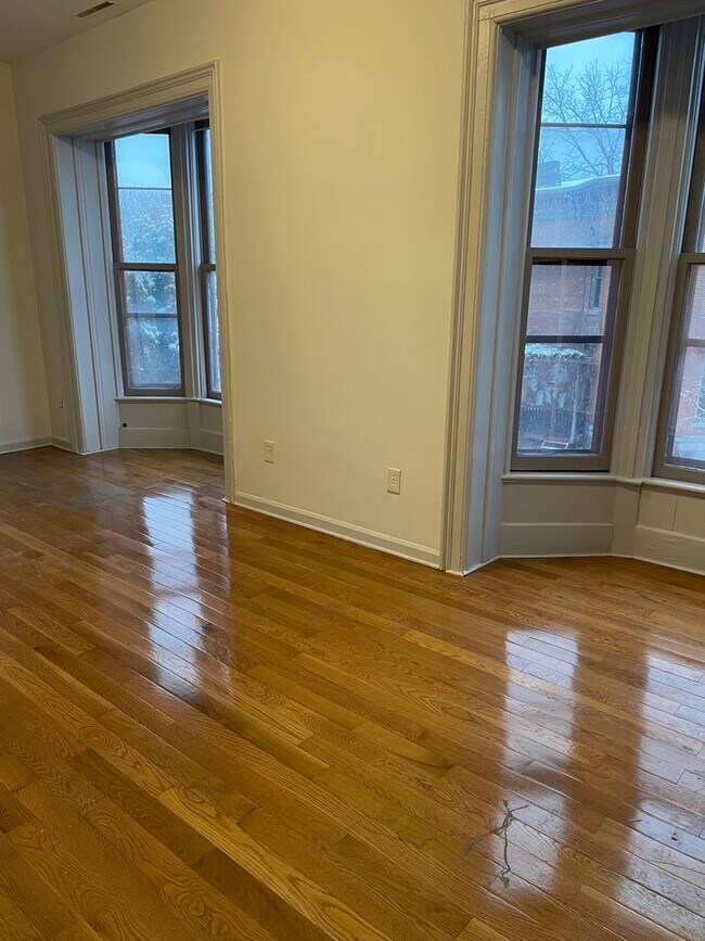 Building Photo - 300 Hawley Ave