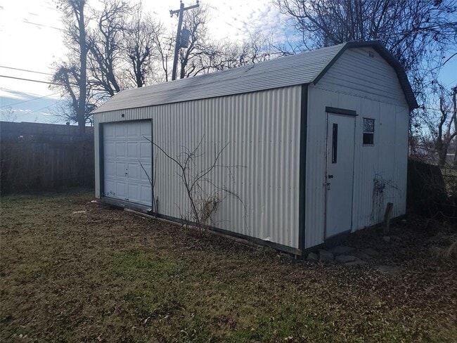 Building Photo - 2128 SW 41st St