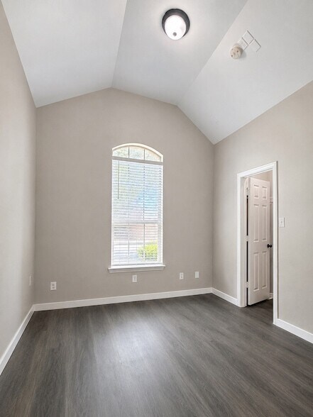Building Photo - 1501 Toucan Dr