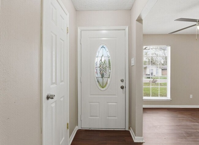 Building Photo - 3120 Royal St