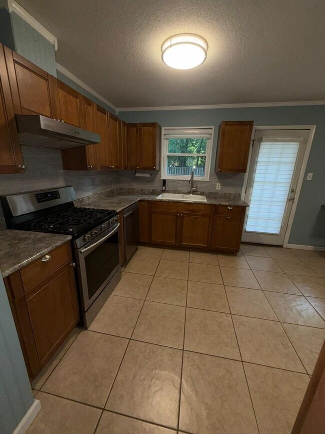 Building Photo - 106 Penrose Dr
