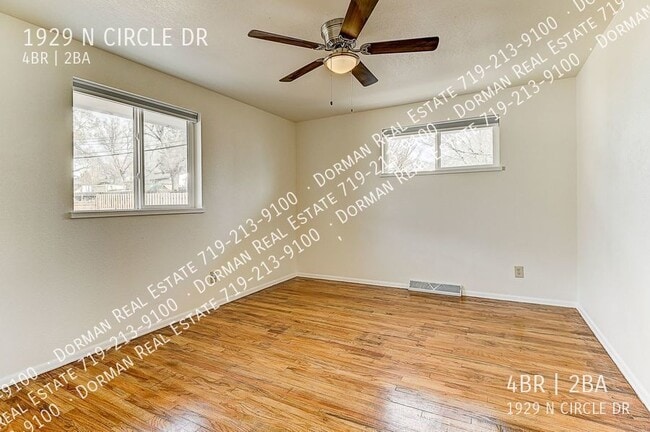 Building Photo - 1929 N Circle Dr