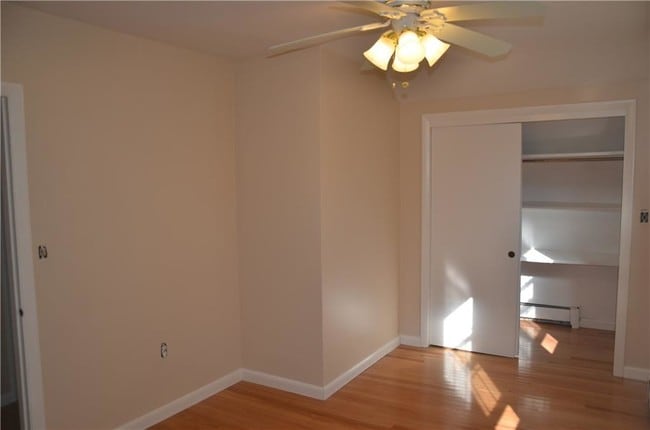 Building Photo - 15 Halsey St