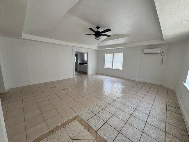 Building Photo - 610 Fenfield Ave