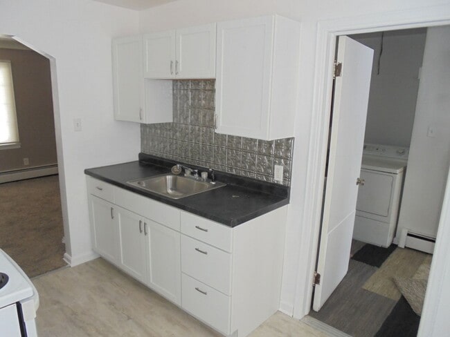 Building Photo - 2/1 brick Home OPEN HOUSE SAT/SUN MAY 17/1...