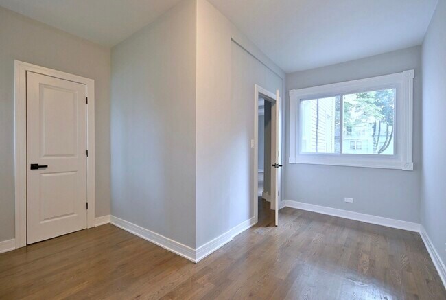 Building Photo - 6424 Sinclair Ave