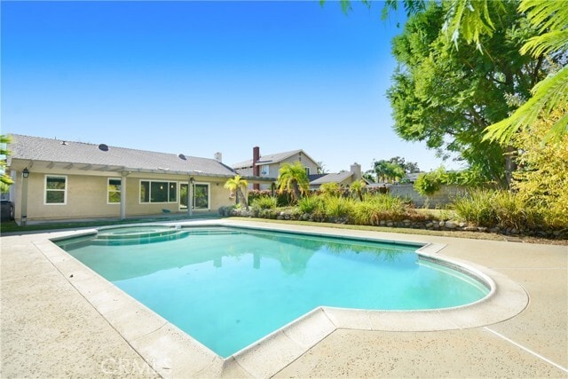 Building Photo - 10346 Alta Loma Dr