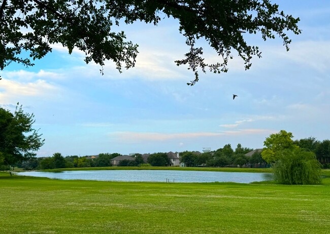 Building Photo - 4025 Meadow Bluff Way