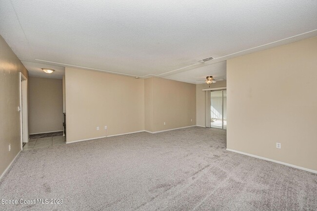 Building Photo - 608 Sacre Coeur Dr