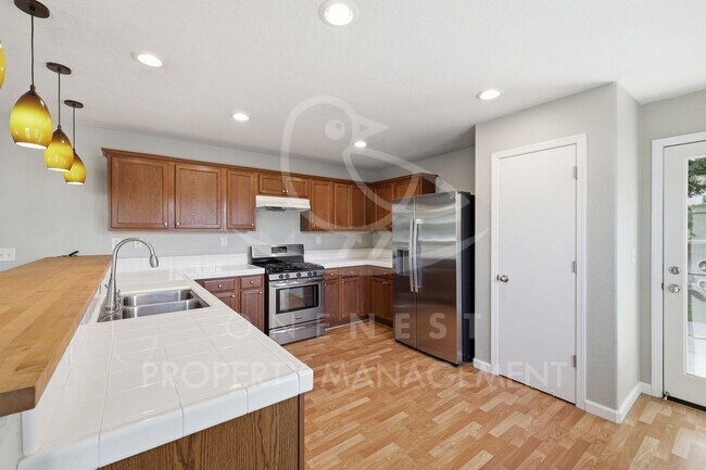 Building Photo - 1444 Minories Dr