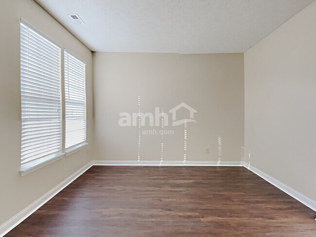 Building Photo - 1125 Turfway Dr