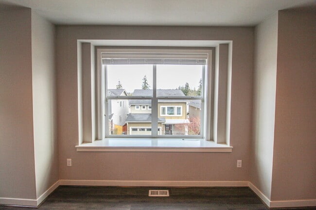 Building Photo - 1418 184th Pl SE