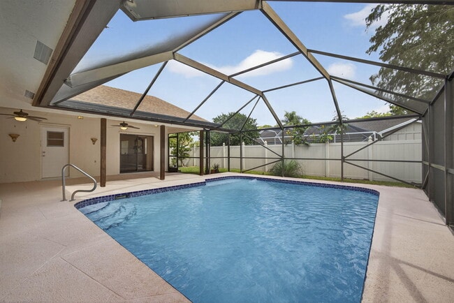 Building Photo - 798 Blueberry Dr