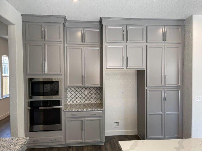 Building Photo - Fabulous Single Level 4 Bedroom in 95757