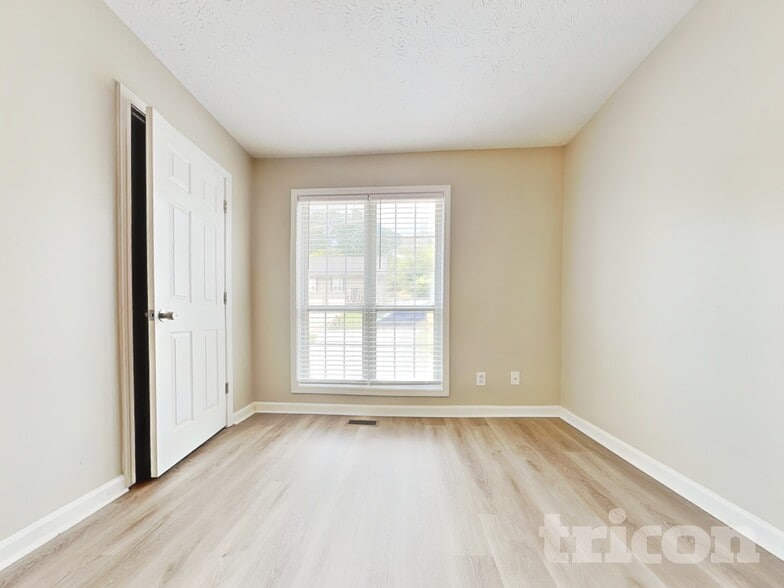 Building Photo - 2114 Lindley Ln