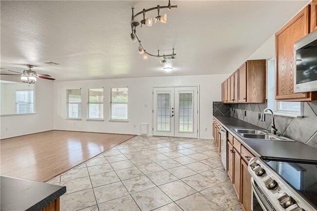 Building Photo - 1105 Fox Sparrow Cove