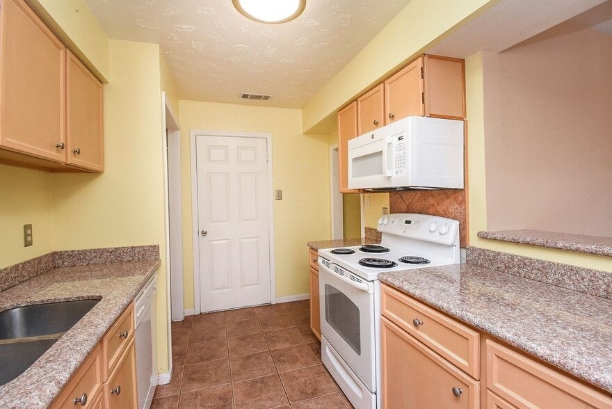 Building Photo - 7822 Greenedge Dr