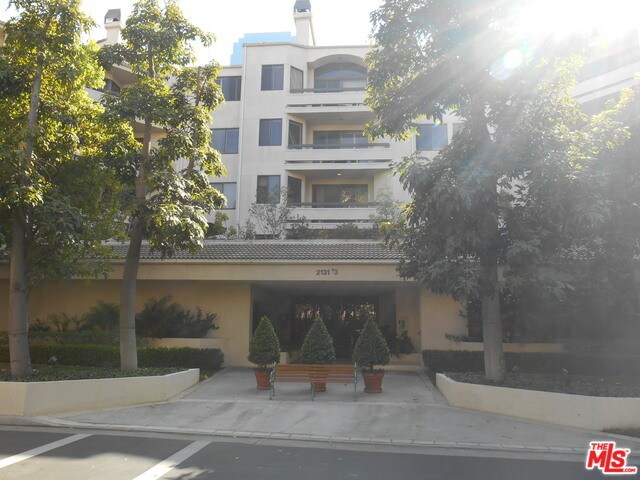 Building Photo - 2131 Century Park Ln