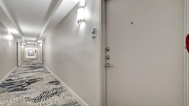 Building Photo - 3000 S Ocean Dr