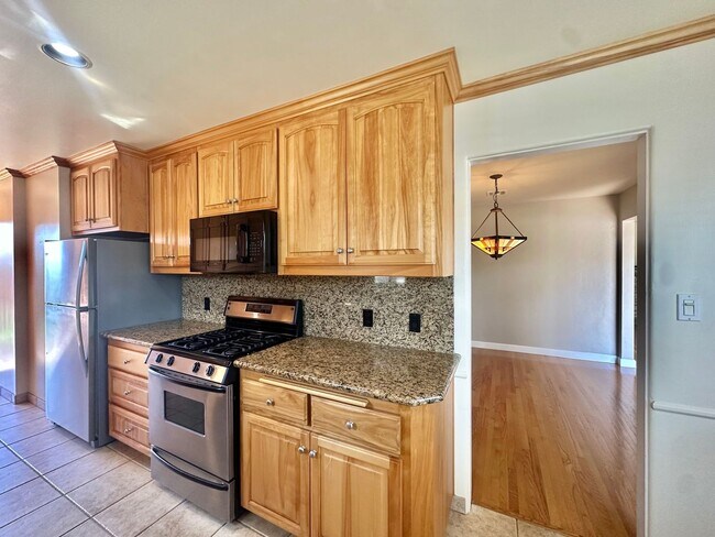 Building Photo - Meticulously Upgraded Point Loma Home Near...