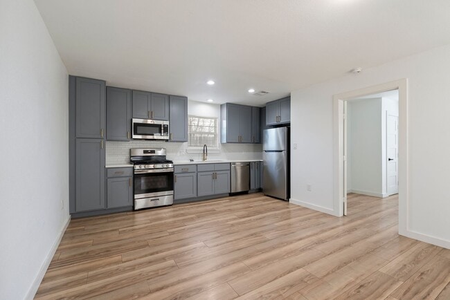 Building Photo - Beautifully Renovated Multi-Generational Concept Build!