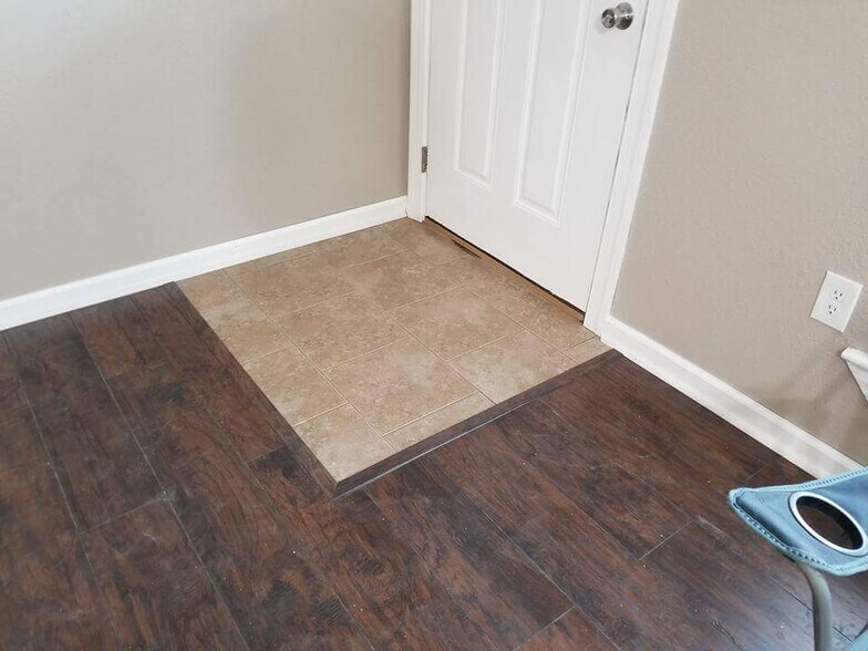 Building Photo - 413 Pine St