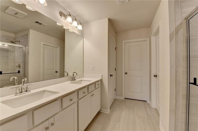 Building Photo - 3587 Hidden Valley Cir